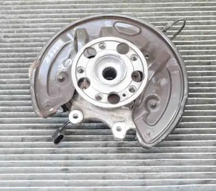 Rear wheel hub