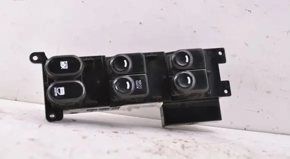 Hyundai i30 Electric window control switch 935702L010