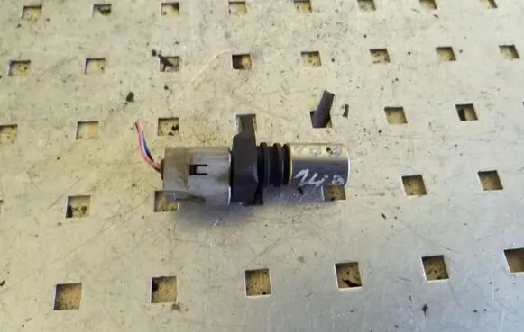 Toyota Yaris Crankshaft position sensor 9091905063 0296001391