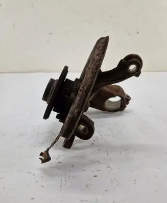 Volkswagen Touran I Front wheel hub 