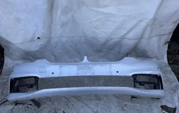 BMW 5 G30 G31 Front bumper 7385336