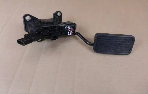 Honda CR-V Accelerator throttle pedal 2700000390