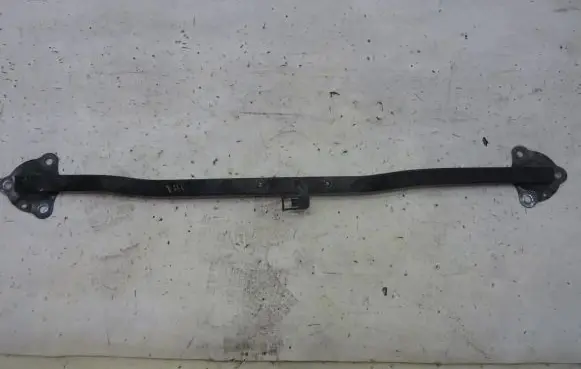 Volvo V40 Front strut bar 