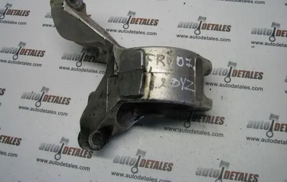 Honda FR-V Engine mount bracket