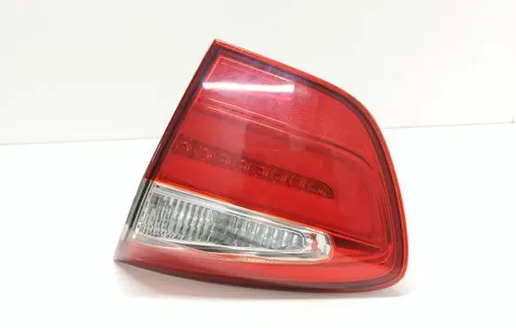 KIA Rio Tailgate rear/tail lights 924041W2