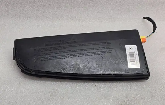 Mercedes-Benz GL X166 Seat airbag 611109801