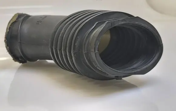 Jeep Grand Cherokee (WJ) Air intake hose/pipe 04854012 62243