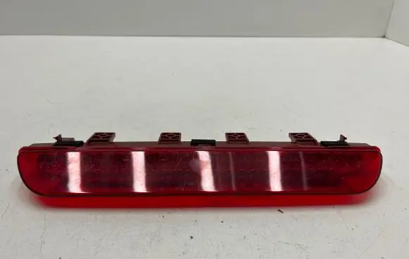 KIA Sportage Third/center stoplight E96252
