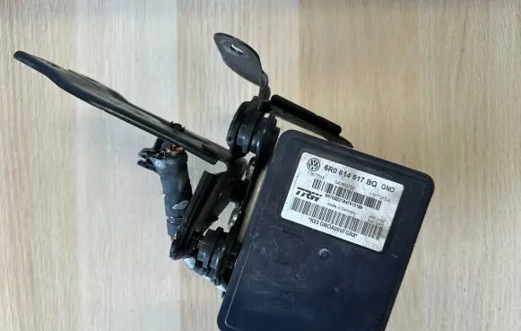 Volkswagen Polo V 6R ABS Pump 6R0614517BQ