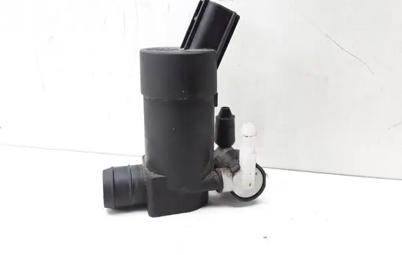 Volvo V50 Windscreen/windshield washer pump