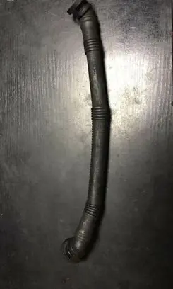 BMW 7 E38 Breather/breather pipe/hose 1703775
