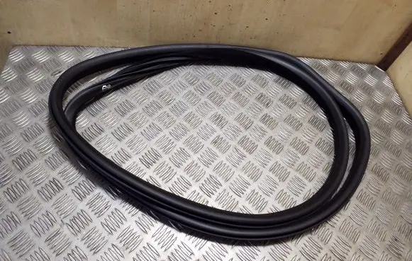 Volvo XC70 Front door rubber seal