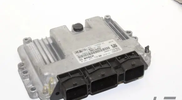 Ford Focus Engine control unit/module 9M5112A650AG 0281017750