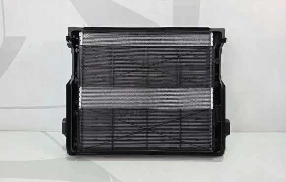 BMW 5 G60 G61 Coolant radiator 