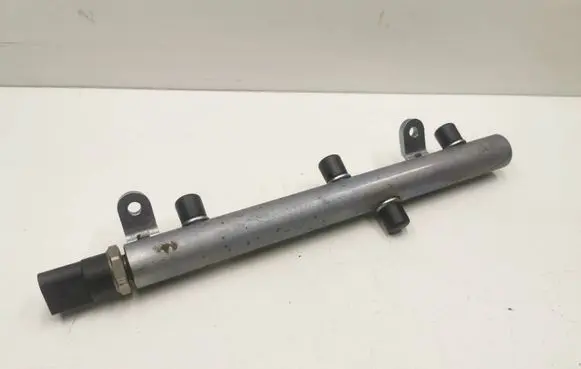Jeep Grand Cherokee (WK) Fuel distributor 5175610AA 68014064AA 68032065AA