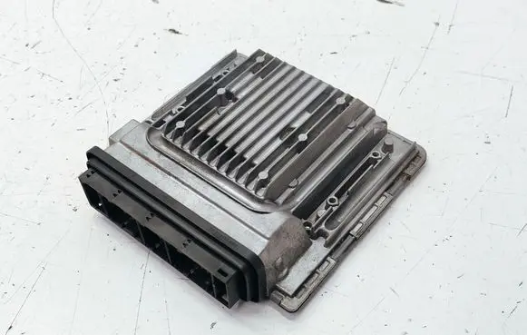BMW 7 F01 F02 F03 F04 Engine control unit/module 7613170 5WK93334