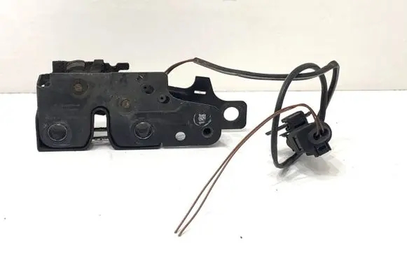 Audi A3 S3 8P Engine bonnet/hood lock/catch 8P0823509D