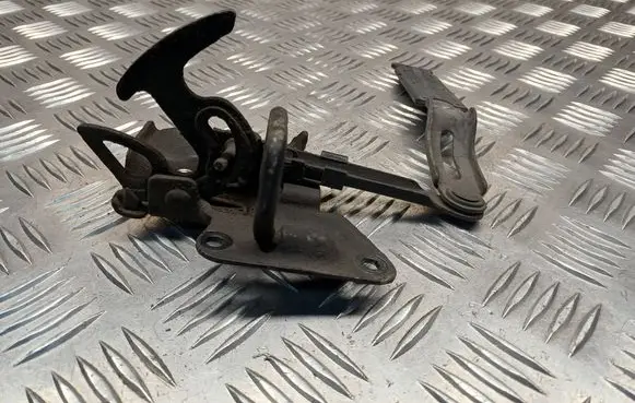 Audi A6 S6 C5 4B Engine bonnet/hood lock/catch 4B0823480E