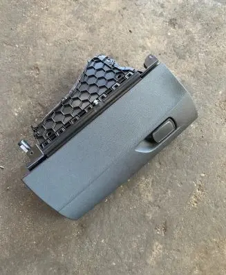 BMW 1 F20 F21 Glove box