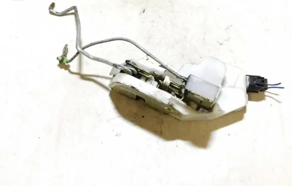 Mitsubishi Colt Front door lock