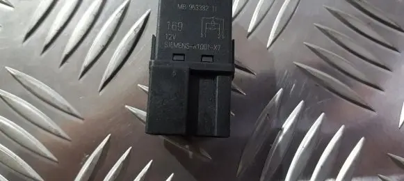 Volvo S40, V40 Other relay mb9533821l mb953382