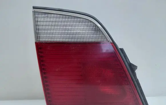 Nissan Primera Tailgate rear/tail lights 23320102