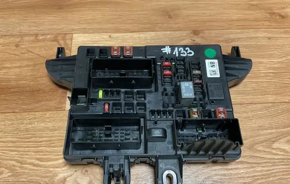 Opel Insignia A Fuse module 13277318 12125506311
