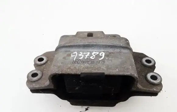 Volkswagen Golf V Engine mount bracket 1K0199555E