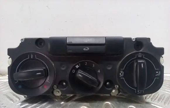 Volkswagen Caddy Climate control unit 1K0819047 K0135HB008720