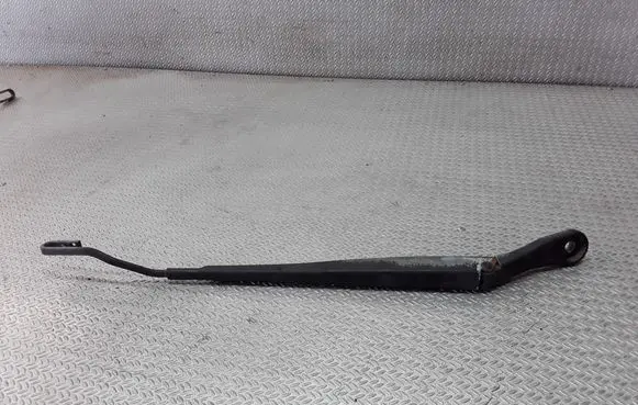 Nissan Primera Front wiper blade arm 80008647