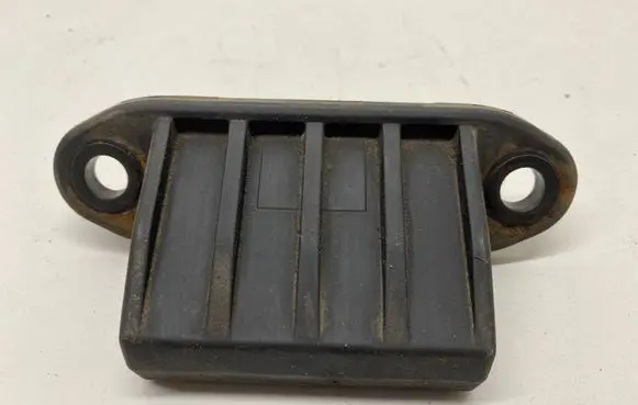 Toyota RAV 4 (XA40) Tailgate/boot open switch button