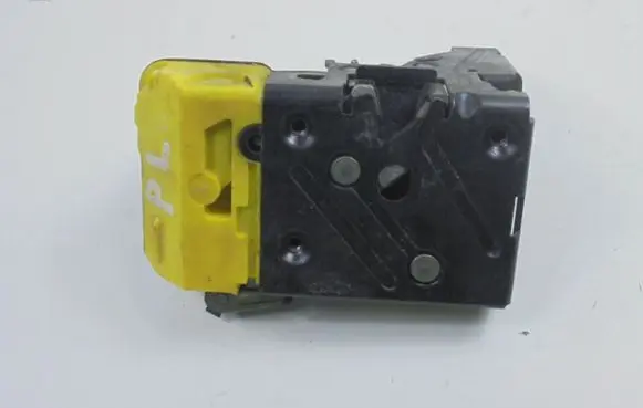 Volvo S60 Front door lock 8650545