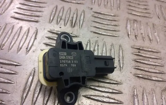 Mazda CX-3 Airbag deployment crash/impact sensor da8a57kc0