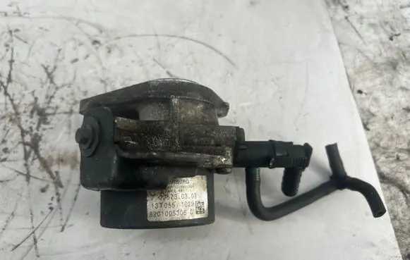 Dacia Duster Vacuum pump 8201005306C