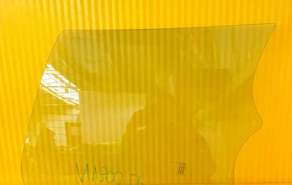 Nissan NV300 Front door window glass four-door 43R011057