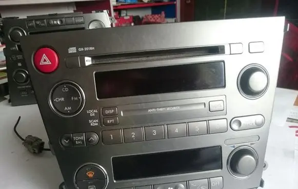 Subaru Outback Radio/CD/DVD/GPS head unit 86201AG300 R7800189