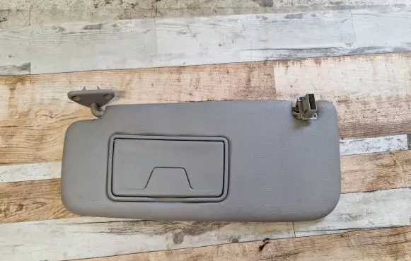 Mitsubishi Outlander Sun visor