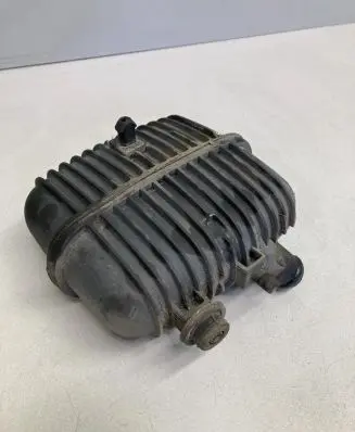 Vacuum air tank