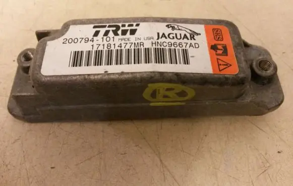 Jaguar XJ X308 Airbag deployment crash/impact sensor HNC9667AD 200794101