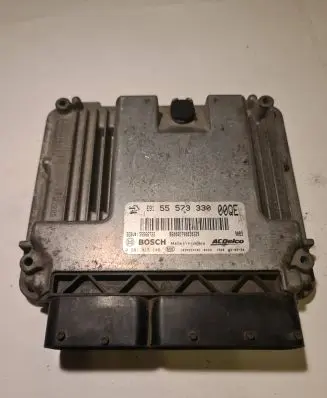 Opel Insignia A Engine control unit/module 55573330 55566722 0281015149