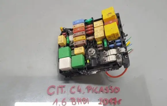 Citroen C4 II Picasso Fuse box set
