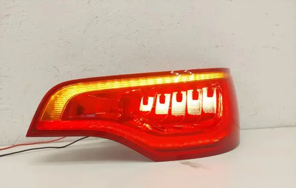 Audi Q7 4L Tailgate rear/tail lights 4L0945094F