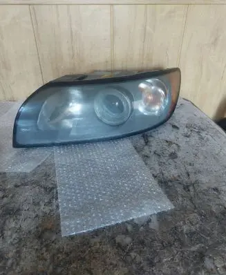 Volvo V50 Headlight/headlamp 30698885 0301198203