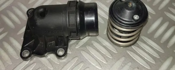BMW X5 E70 Thermostat housing 7805192