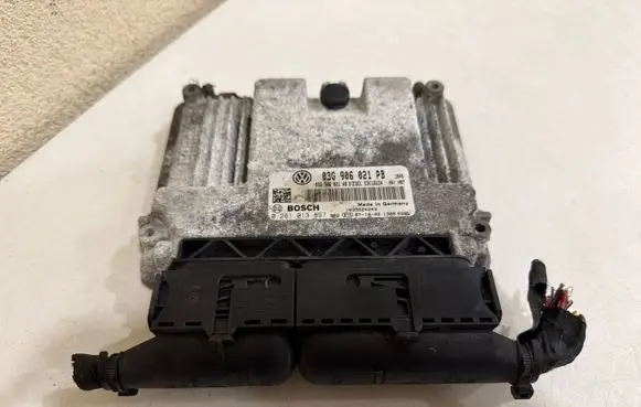 Volkswagen PASSAT B6 Engine control unit/module 03G906021PB