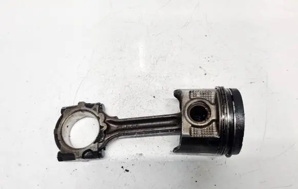 Nissan Almera N16 Piston with connecting rod