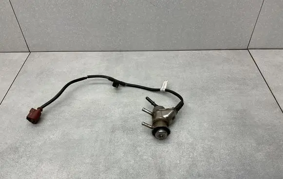 Audi Q3 8U AdBlue injector 04L131113G