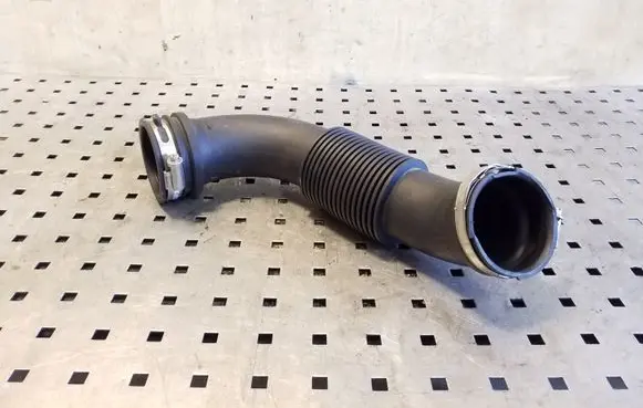 Ford Focus Air intake duct part CV619C623AC