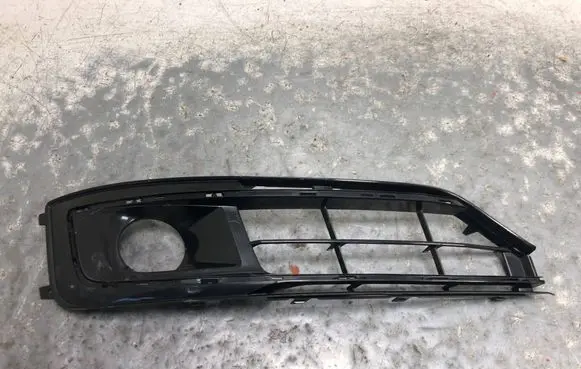 Audi A8 S8 D4 4H Front fog light trim/grill 4H0807680PBILI 4H0807680P