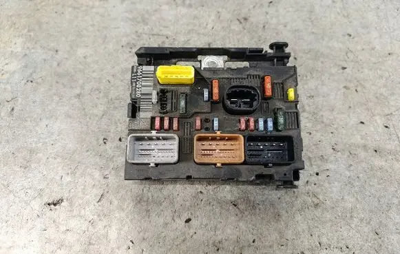 Peugeot 207 BSM Control unit 